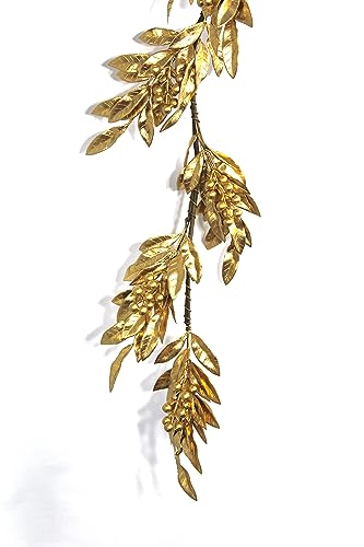 Gold Bay Leaf Garland with Gold Berries