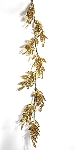 Gold Bay Leaf Garland with Gold Berries