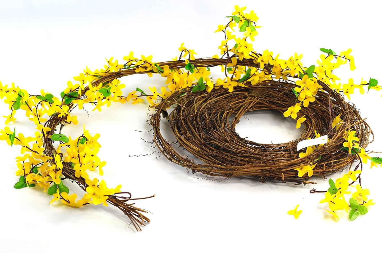 15Ft Long Naturally Dried Grapevine Garnad